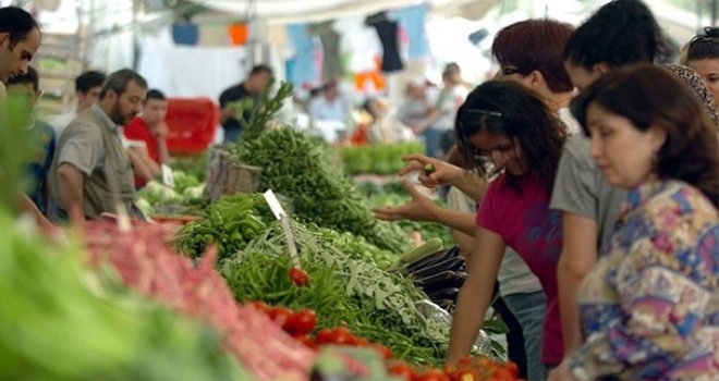 Tüketici fiyatları Ekim'de yüzde 1.55 arttı, yıllık enflasyon yüzde 7.58