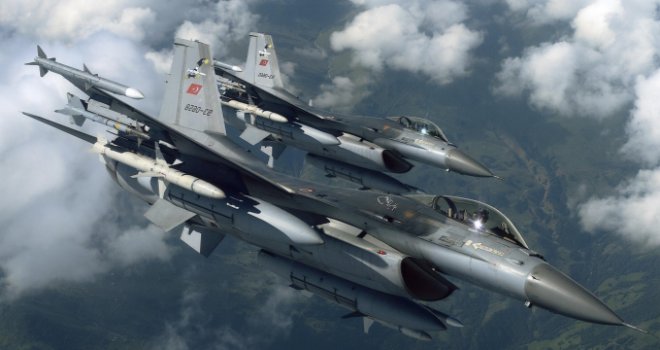 Türk jetleri Fırat Kalkanı'nda DEAŞ'ı vurdu: 11 terörist öldürüldü