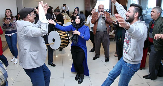 GAÜN’de Huzurevi sakinlerine davul zurnalı karşılama