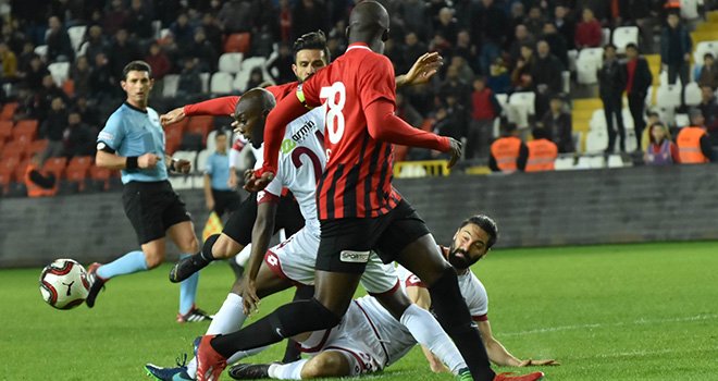  Gazişehir Gaziantep- Tetiş Yapı Elazığspor: 2-0