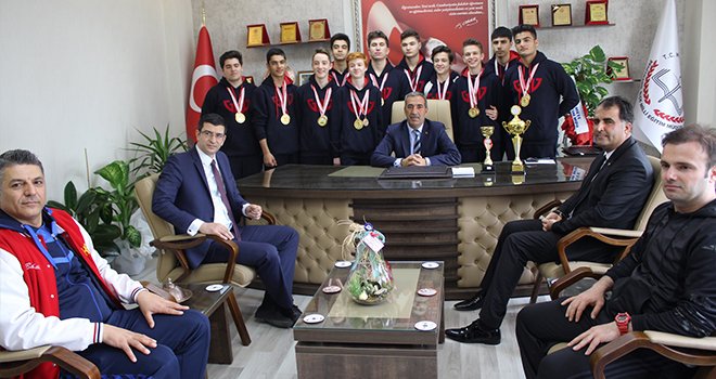  GKV’nin Şampiyon ekipi Mehmet Yağcı’yı ziyaret etti
