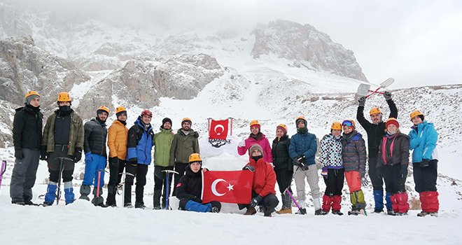  GÜDAT Kış Temel Eğitim Kampını Aladağlar’da tamamladı