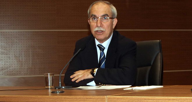 Prof. Dr. Kırbaşoğlu’ndan öğrencilere tavsiye