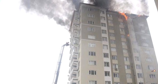 11 KATLI APARTMANDA YANGIN