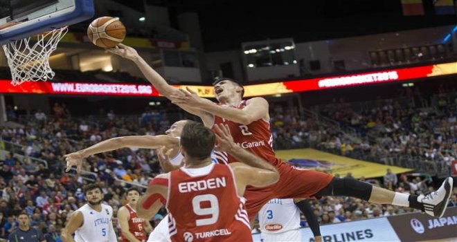 12 DEV ADAM 58 YIL SONRA İTALYA'YI YENDİ