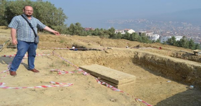 Gemlikte 2 Bin 200 Yıllık Lahit Mezar Bulundu