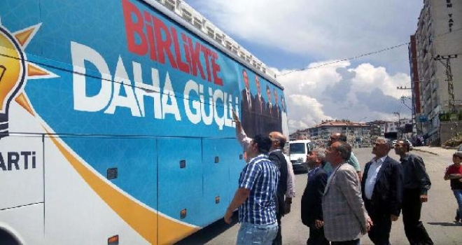 Batmanda Ak Parti Seçim Otobüsüne Silahlı Saldırı