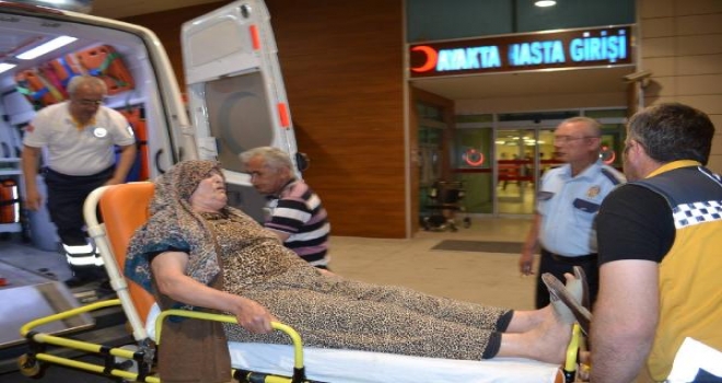 İnegöldeki Yangında 4 Kişi Dumandan Zehirlendi