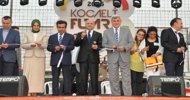 Kocaeli Fuarının İlk Sanatçısı Zara Oldu