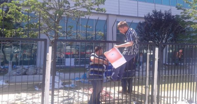 Renaultta 6 Saat Süren Toplantıdan Yine Sonuç Çıkmadı (3)