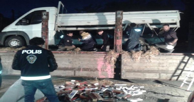 Kamyon Kasasındaki Kamyonette 16 Bin Paket Sigara