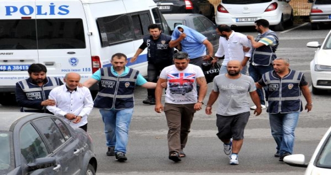 Minibüs Arıza Yapınca 5 Organizatör İle 15 Kaçak Yakalandı