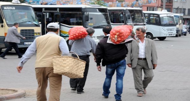 Kozluda Belediye Halka 50 Ton Ücretsiz Soğan Dağıttı
