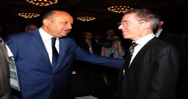 Fotoğraflar - Bakan Işıktan Üniversite Mezunlarına Çağrı