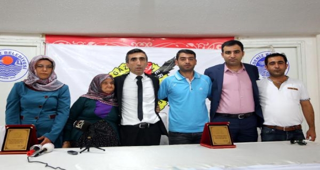 Şehit Ve Kobanide Ölen Gençlerin Aileleri Barış İçin Buluştu