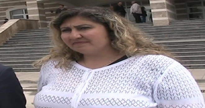 Bozkurt İşareti Yapan Mhpli Kadın Yönetici Serbest