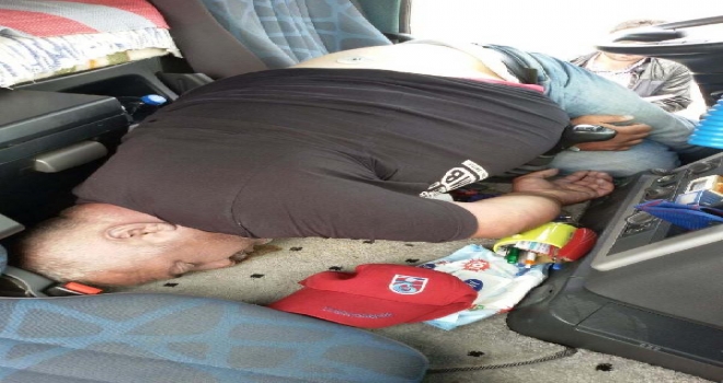 3 Gündür Haber Alınamayan Traktör Yüklü Tır, Dilovasında Şoförü Direksiyon Başında Ölmüş Halde Bulundu - Ek Fotoğraf