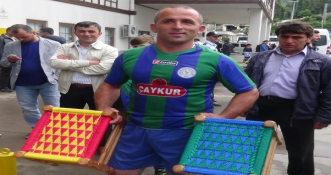 Galatasarayın 2 Başkanına Maçtan Sonra Desenli İskemle