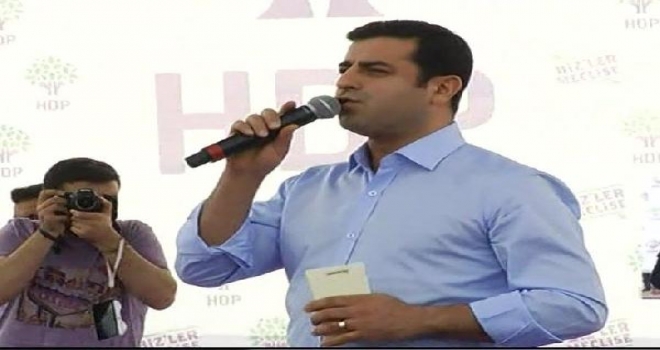 Selahattin Demirtaşyenikapıda Da Kardeşlerimiz Toplanıyor