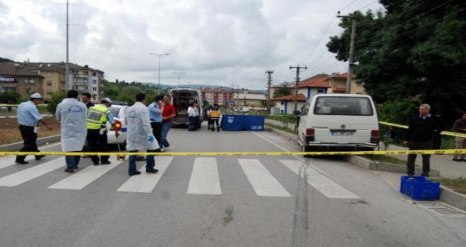 Minibüsün Çarptığı Bisikletli Belediye Temizlik İşçisi Öldü 