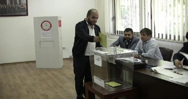 Makedonyada Türk Seçmenler Sandık Başında