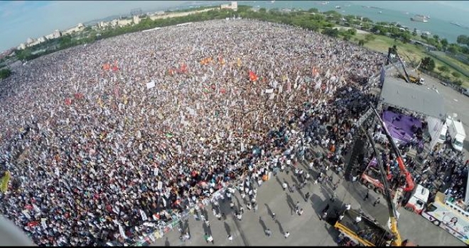 Fotoğraflar / Hdpnin Kazlıçeşme Mitingi Gökyüzü Kamerasıyla Görüntülendi