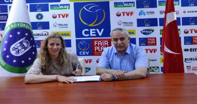  Bursa Büyükşehirde Belçikalı Diricks İmzayı Attı