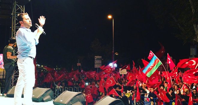15 Temmuz’un ilk Türküsünü Okutan yaptı