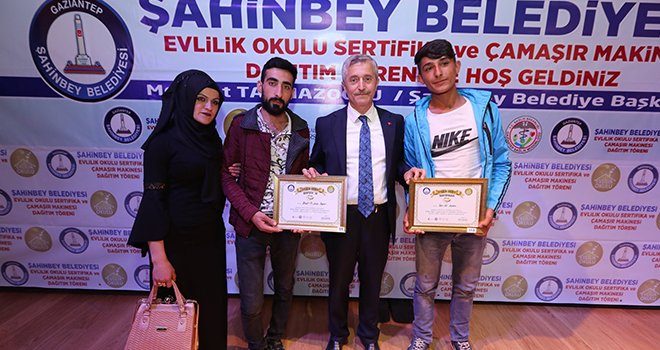 186 Çift Daha Evlilik Okulundan Mezun Oldu