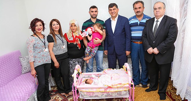 20 BİNİNCİ BEBEĞİ ZİYARET ETTİ