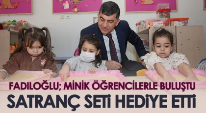 Minik öğrencilere satranç hediye edildi