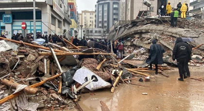 Gaziantep'te Enkaz altından ses gelince ekipler pür dikkat kesildi