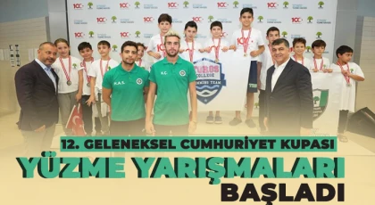 Kulaçlar, cumhuriyet coşkusuyla atıldı