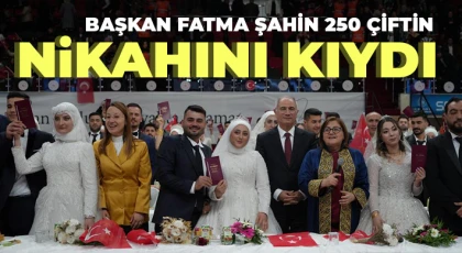 Çiftlere gelinlik, damatlık, ayakkabı, beyaz eşya ve altın hediye edildi