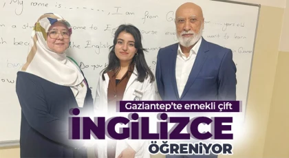 Emekli çiftin İngilizce tutkusu "öğrenmenin yaşı yok' dedirtiyor