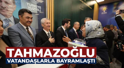 Tahmazoğlu vatandaşlarla bayramlaştı