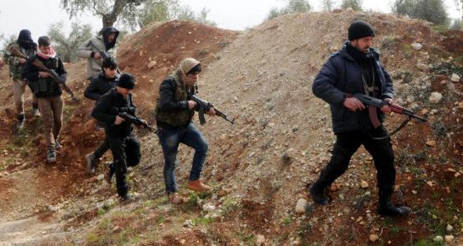 Afrin sınırında eller tetikte