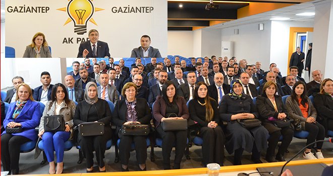 AK Parti İl Başkanı yeni yönetimini topladı.