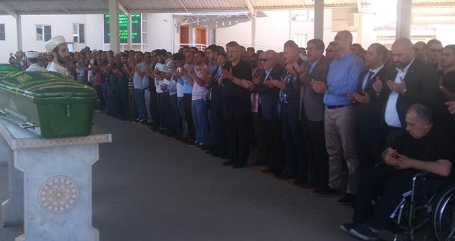 Ak Parti ve MHP’liler Özkarslı’nın cenazesinde buluştu