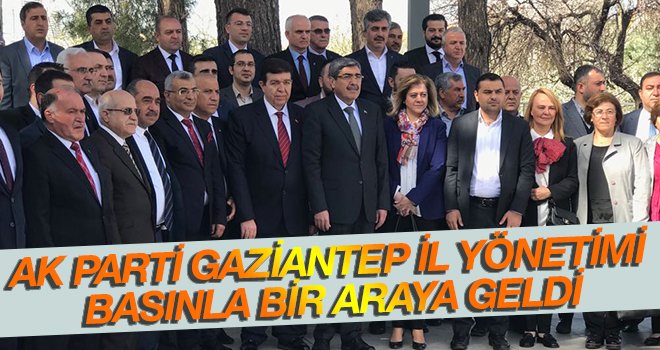 AK Partililer basınla buluştu 