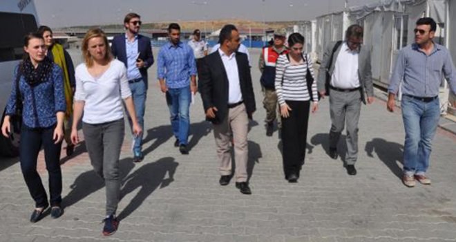 Alman Heyetten Suriyelilere Ziyaret