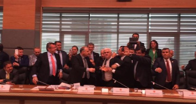 Anayasa görüşmelerinde kavga, Akif Ekici'yi zor tuttular