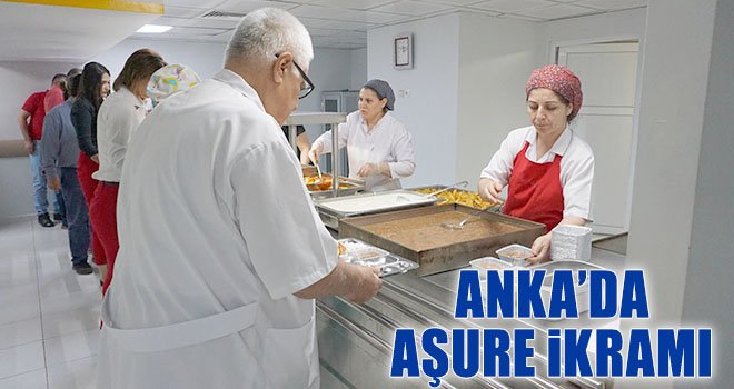 Anka’da hasta ve yakınlarına aşure ikramı