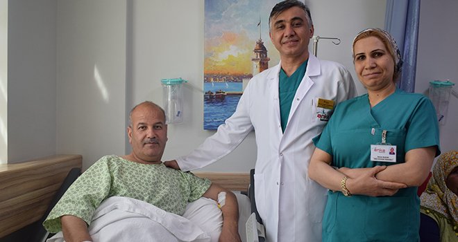 Anka’da böbrek ağrısından neştersiz kurtuldu