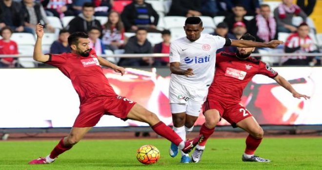Gaziantepspor Antalya'dan 1 Puan Çıkardı
