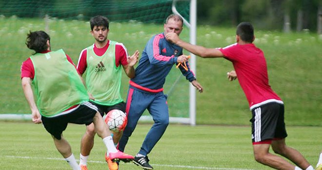 Antrenmanlar neşeli geçiyor
