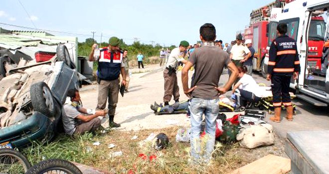 ASKERİ KAMYONET KAZA YAPTI: 1 ÖLÜ