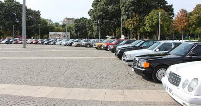 Atadan gelen Klasik otomobil tutkunları Gaziantep'te buluştular