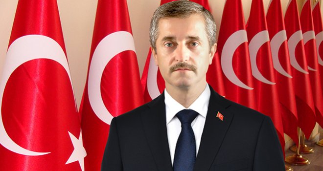 Atatürk'ü Saygı, Şükran ve Rahmetle Anıyorum