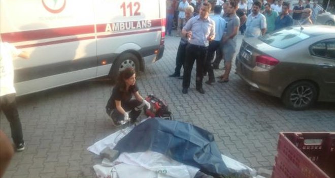 Av tüfeğiyle vurarak öldürdü